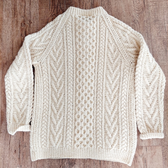 Vintage Gaeltarra Cardigan Made in Ireland Cream Sz 40 - Picture 3 of 10